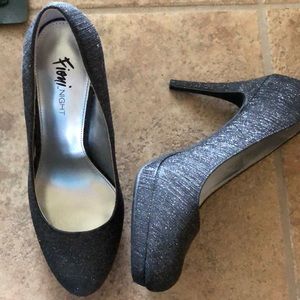 Black sparkle hi heel dressy pumps